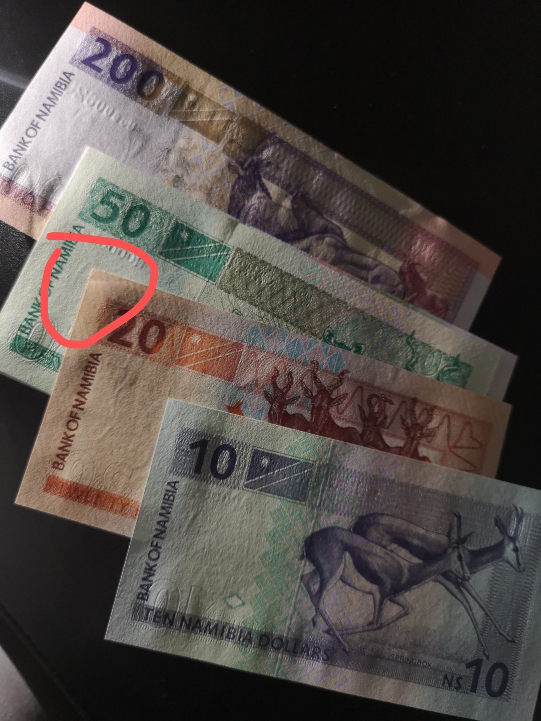 🌟2022新年第二拍《外钞收藏家》第一百六十期拍卖（本期81件） 纳米比亚一套五张 全同号百位号620 全新 20面额有个小瑕疵