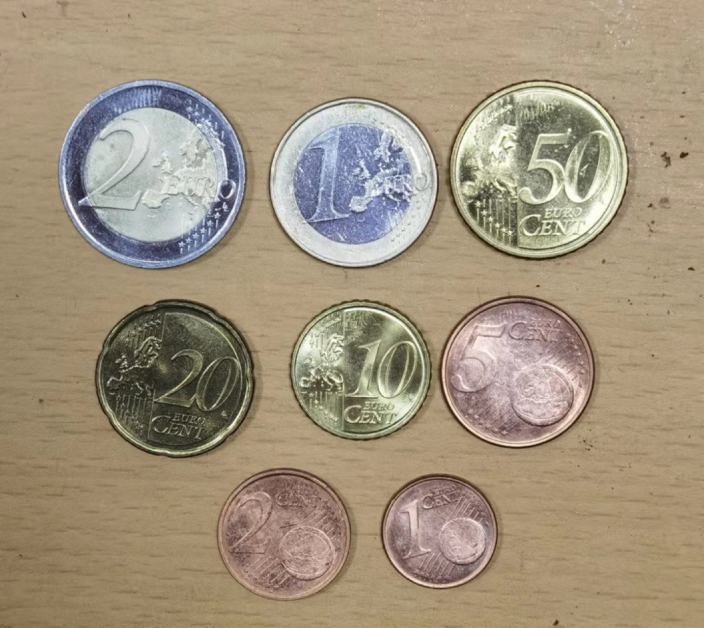 北京马甸外国钱币专卖店微拍第六十七期，非贵金属外国纪念币，流通币专场，陆续上新欢迎关注 全新2007年版斯洛文尼亚流通币8枚／套