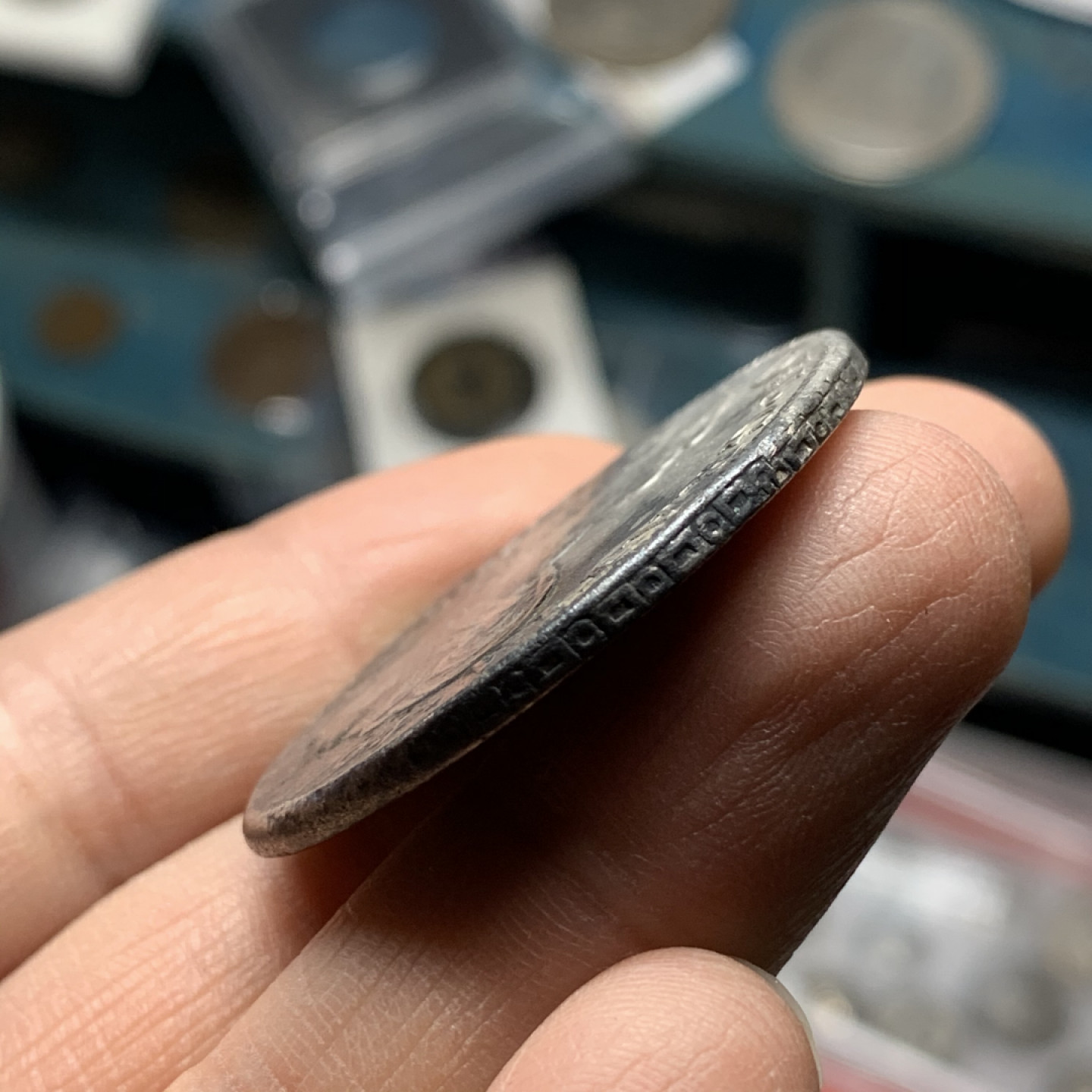 《竞宝斋》第27场-本周日，周一2场连拍（全场顺丰包邮） 西属 墨西哥1794年 卡四 8R 双柱大银币 39.4mm 26克  细节见图