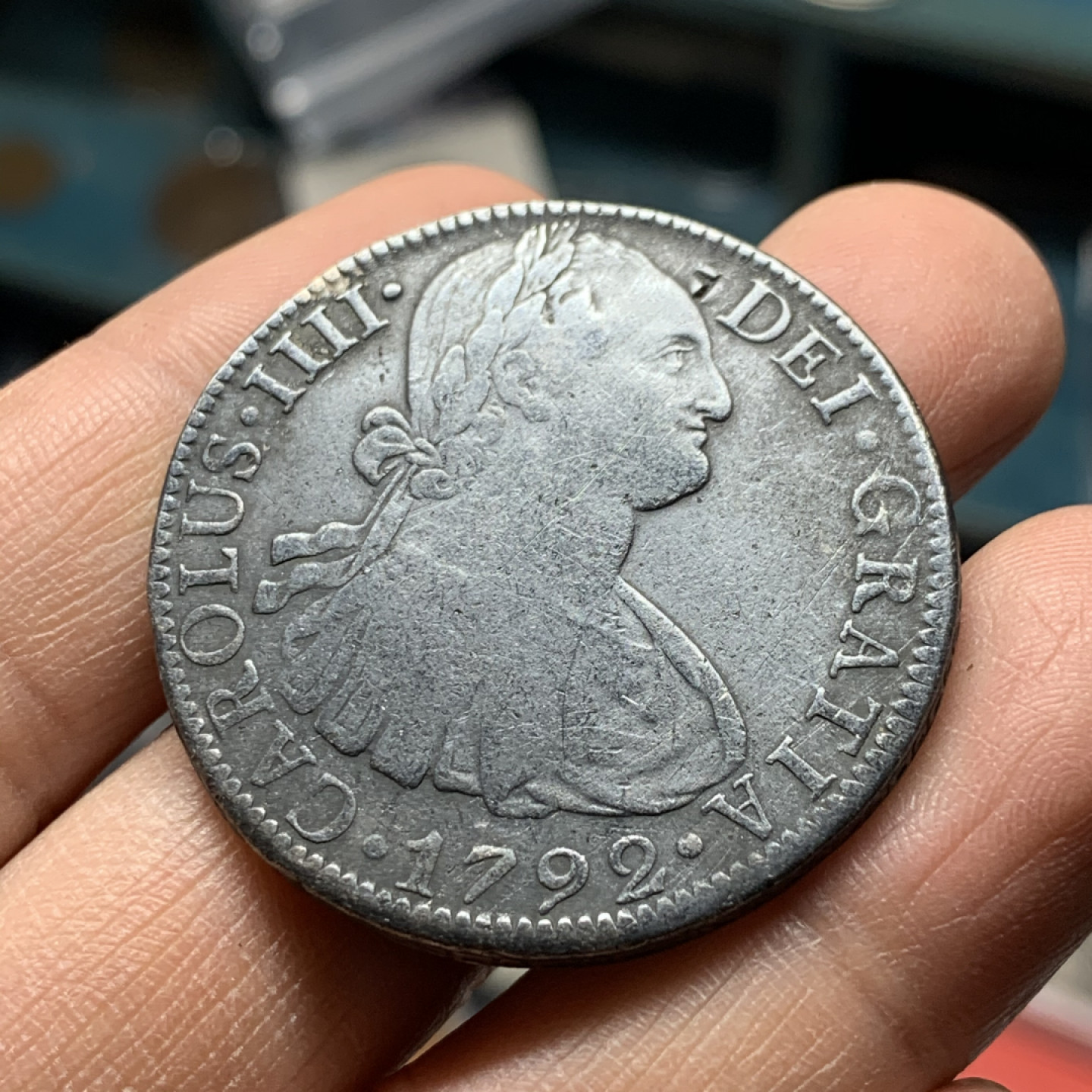 《竞宝斋》第27场-本周日，周一2场连拍（全场顺丰包邮） 西属 墨西哥1792年 卡四 8R 双柱大银币 39mm 26.3克 细节见图