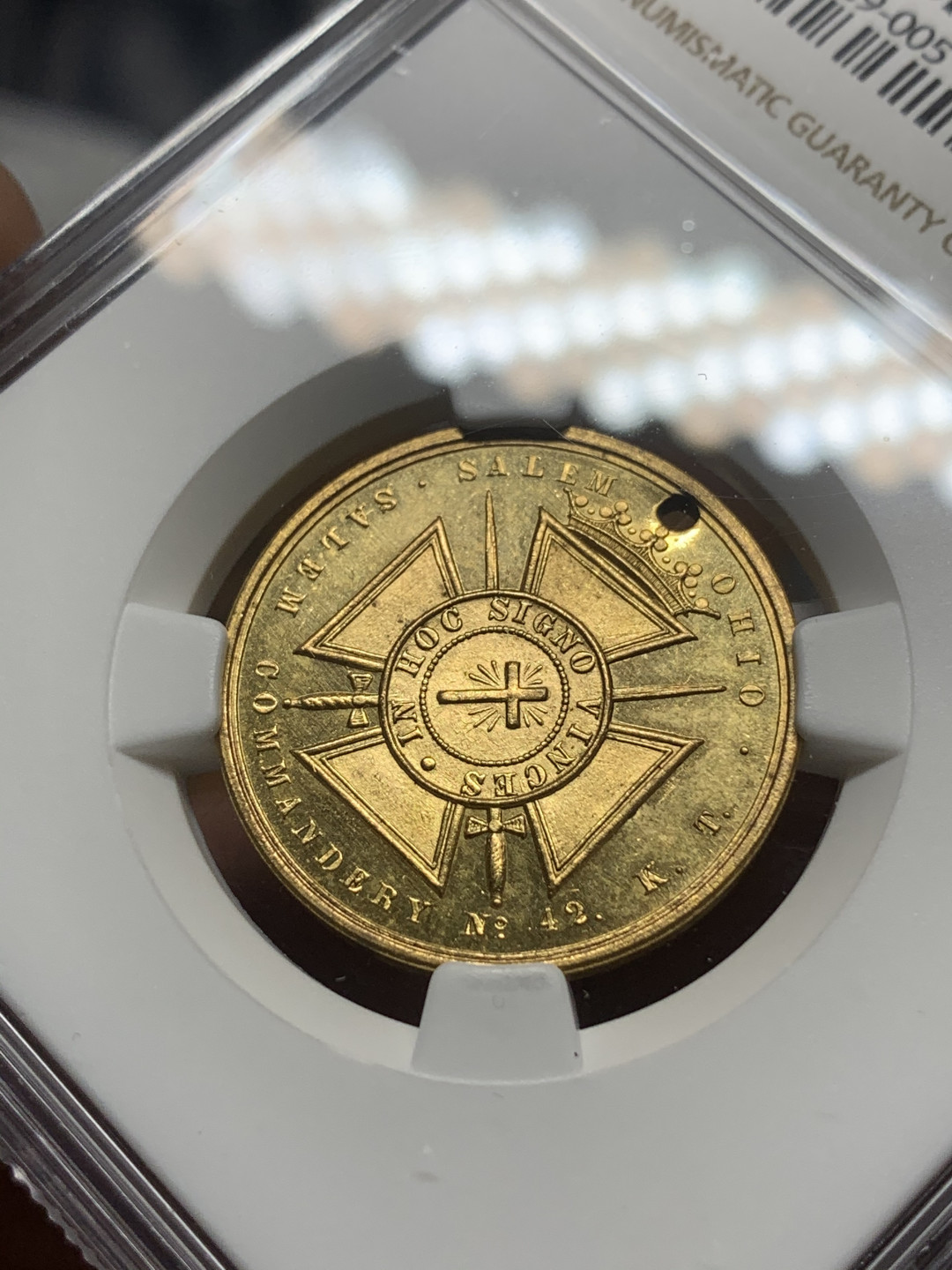 《竞宝斋》第27场-本周日，周一2场连拍（全场顺丰包邮） NGC-MS65DPL 1888年美国镀金奖章 纪念圣殿骑士团俄亥俄年度密会 高分双面小镜子 ngc给章dpl非常不容易 圣殿骑士团的历史可追溯到1119年 十字军东征时期 数据库唯一评级 极稀历史文物章