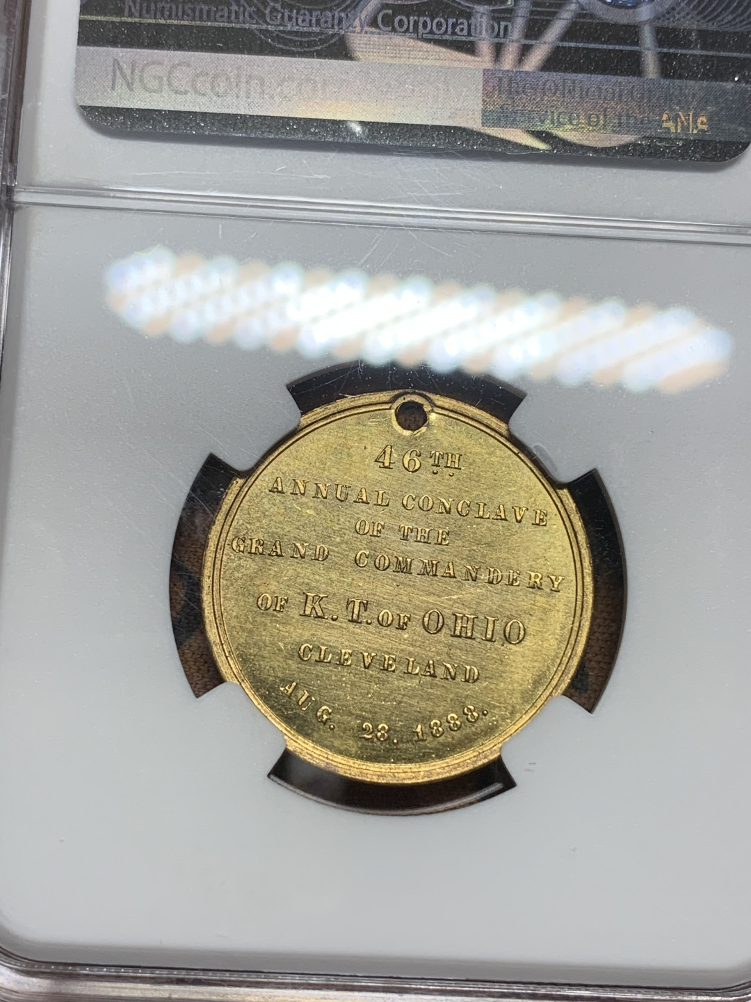 《竞宝斋》第27场-本周日，周一2场连拍（全场顺丰包邮） NGC-MS65DPL 1888年美国镀金奖章 纪念圣殿骑士团俄亥俄年度密会 高分双面小镜子 ngc给章dpl非常不容易 圣殿骑士团的历史可追溯到1119年 十字军东征时期 数据库唯一评级 极稀历史文物章