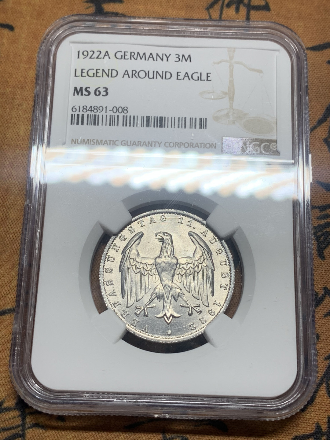 《竞宝斋》第27场-本周日，周一2场连拍（全场顺丰包邮） NGC MS63，64 德国魏玛共和国1922年3马克铝币一对