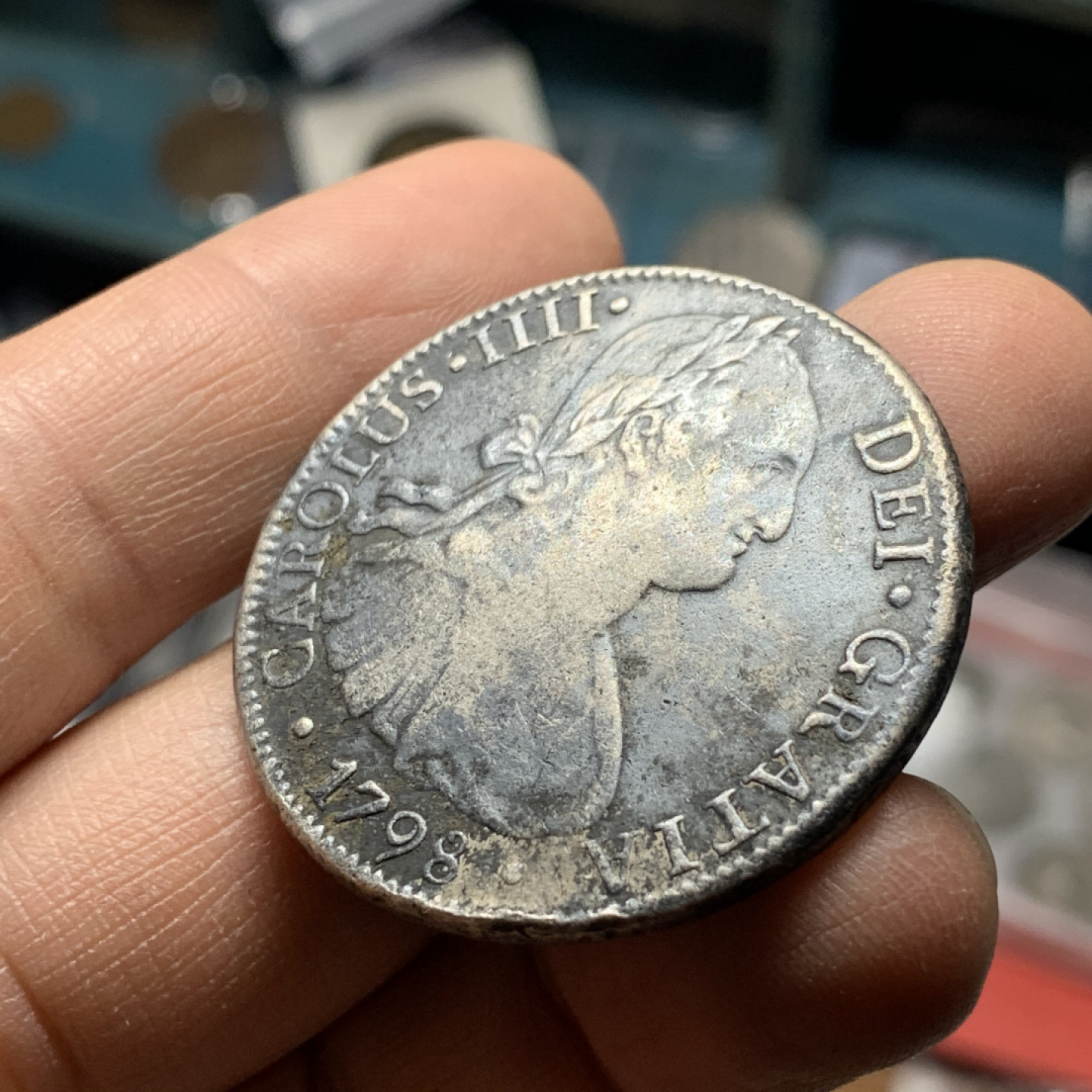 《竞宝斋》第27场-本周日，周一2场连拍（全场顺丰包邮） 西属 墨西哥1798年 卡四 8R 双柱大银币39.8mm 26.2克 细节见图