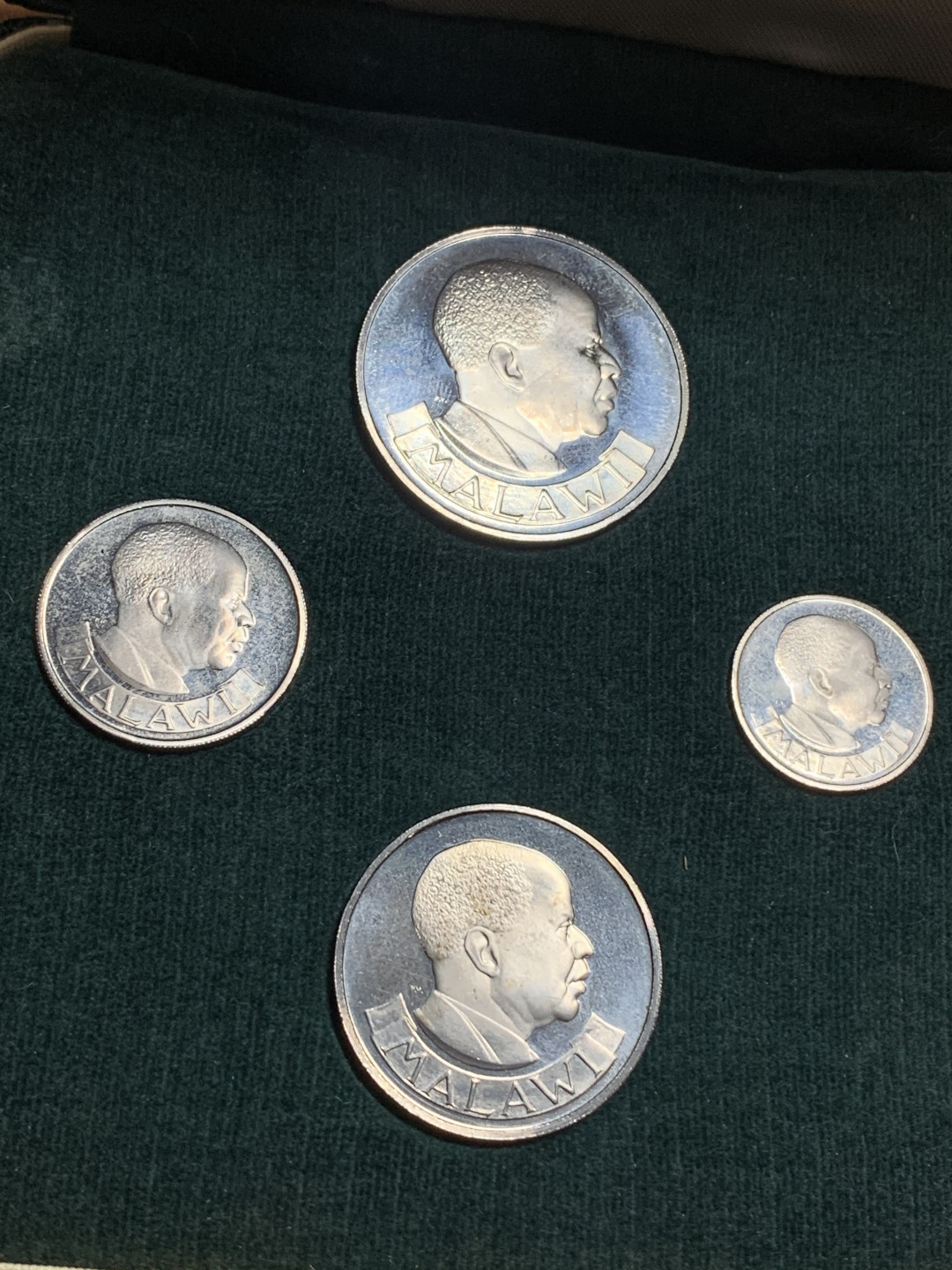 《竞宝斋》第27场-本周日，周一2场连拍（全场顺丰包邮） 1964年 马拉维套币4枚 6便士，1先令，1福林，1/2克朗