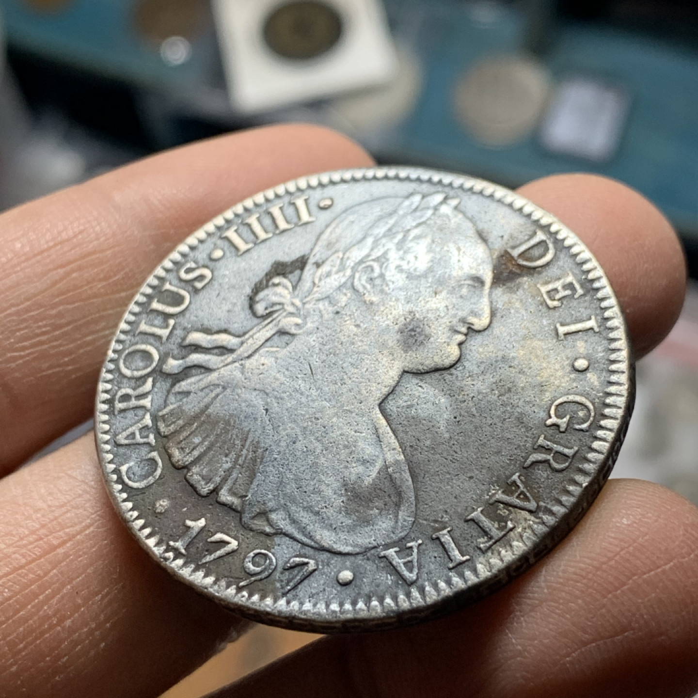 《竞宝斋》第27场-本周日，周一2场连拍（全场顺丰包邮） 西属 墨西哥1797年 卡四 8R 双柱大银币 39.4mm 26.4克 细节见图