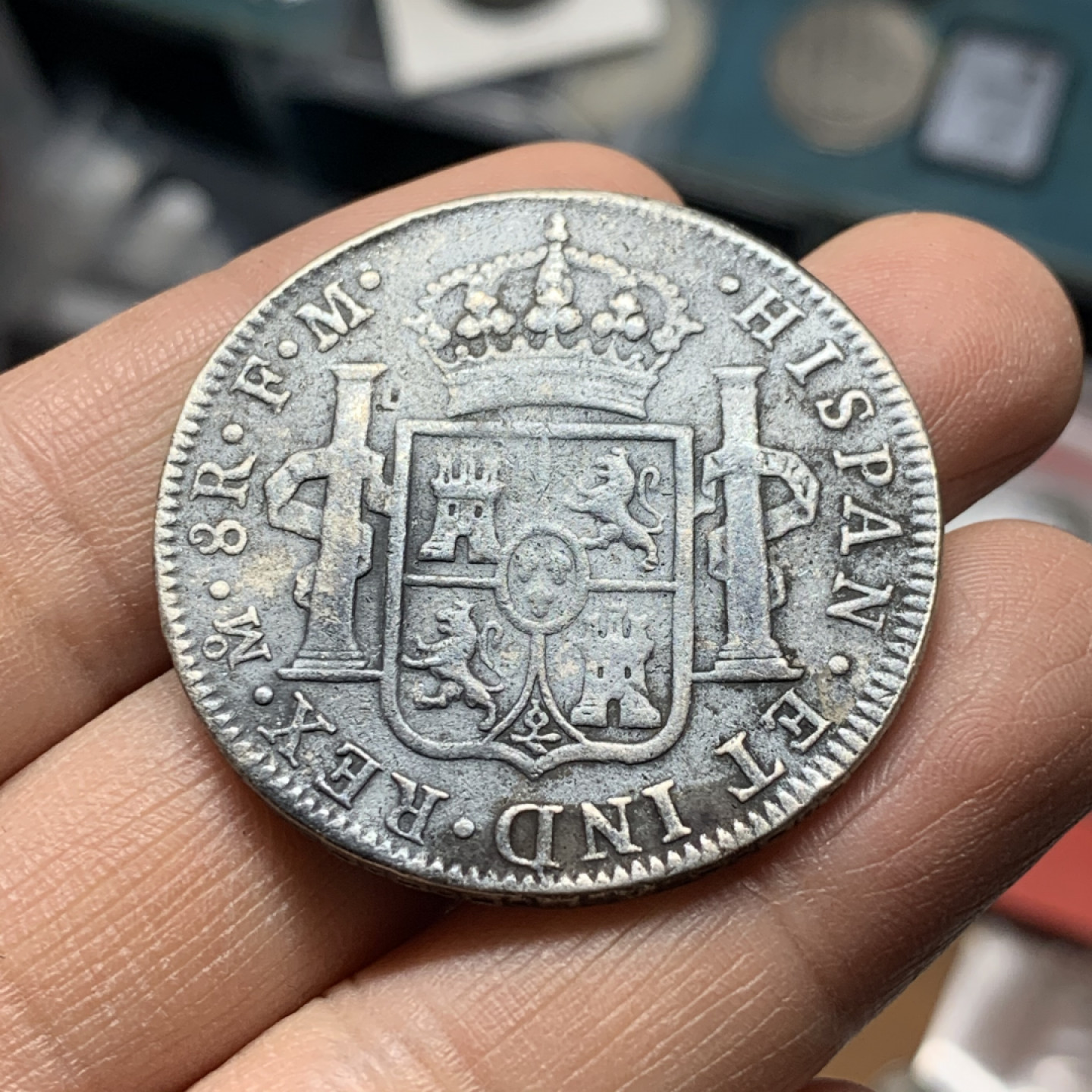 《竞宝斋》第27场-本周日，周一2场连拍（全场顺丰包邮） 西属 墨西哥1797年 卡四 8R 双柱大银币 39.4mm 26.4克 细节见图