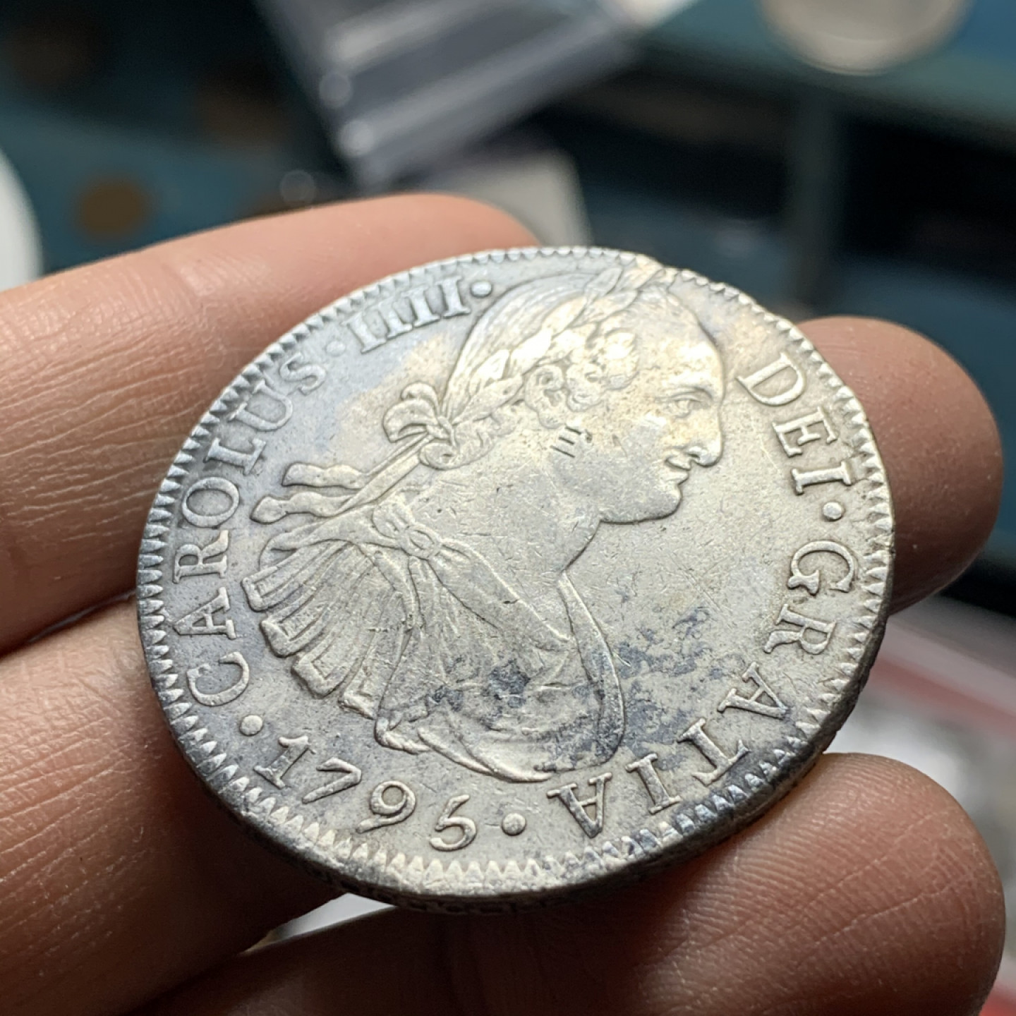 《竞宝斋》第27场-本周日，周一2场连拍（全场顺丰包邮） 西属 墨西哥1795年 卡四 8R 双柱大银币39.2mm 26.6克 细节见图