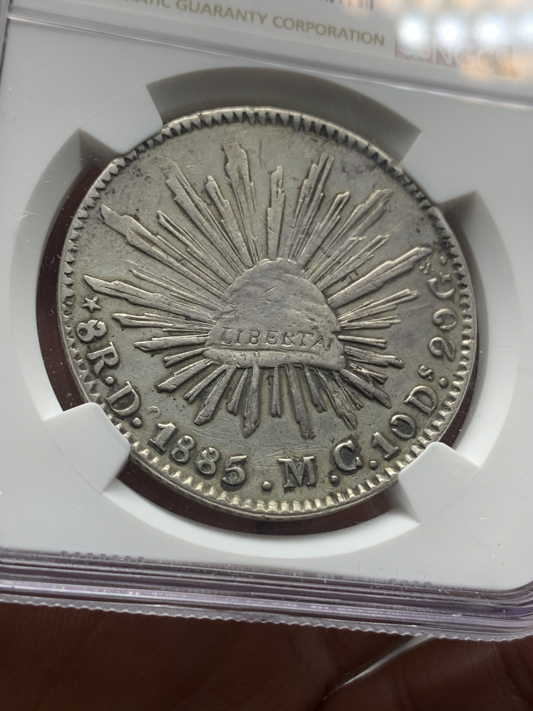 《竞宝斋》第27场-本周日，周一2场连拍（全场顺丰包邮） NGC-XFD  墨西哥 1885年 8 里亚尔  杜兰戈厂  银币     原味Do厂老鹰