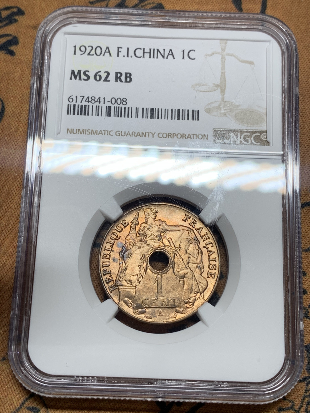 《竞宝斋》第27场-本周日，周一2场连拍（全场顺丰包邮） NGC-MS62 法属印支 1920年百分之一 铜币