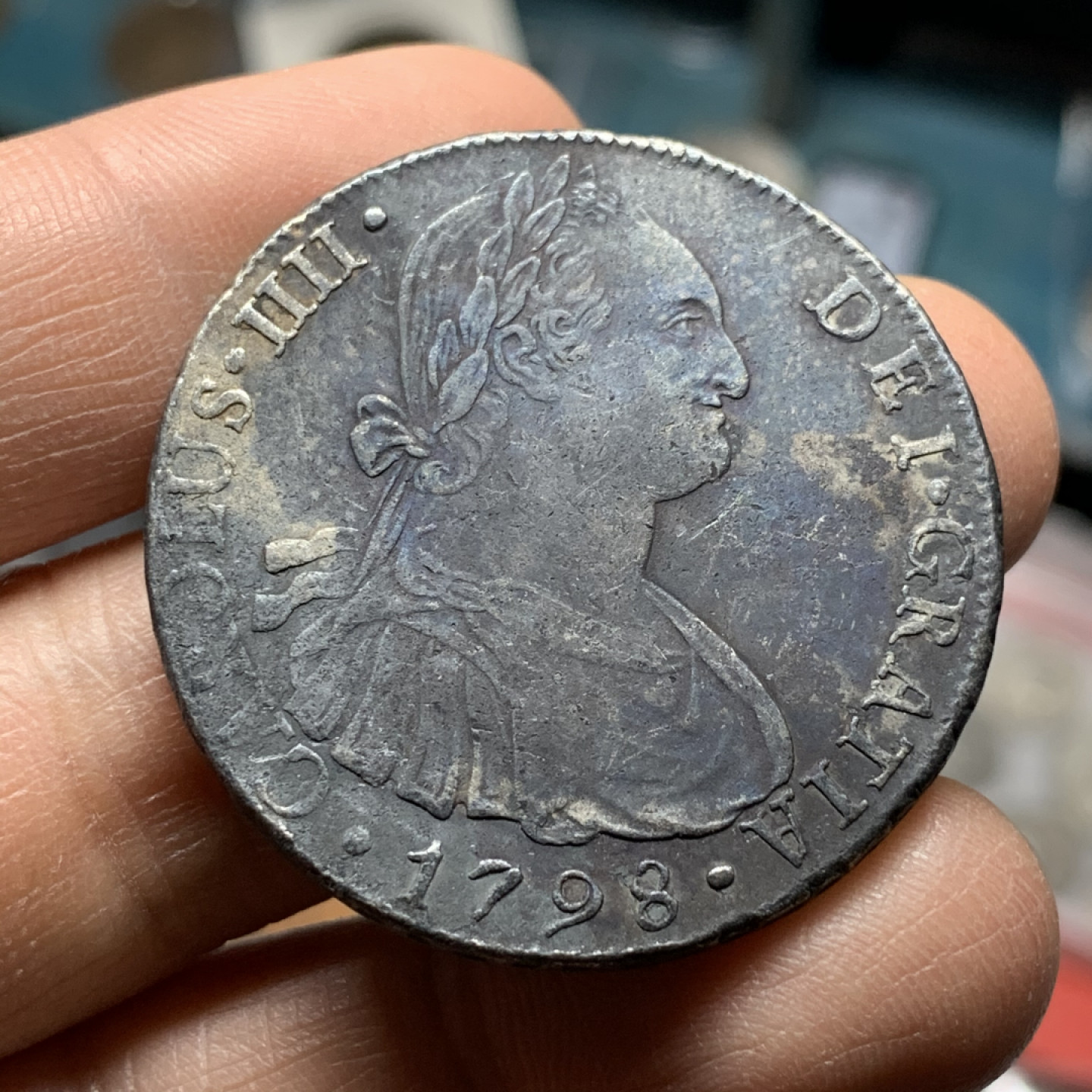 《竞宝斋》第27场-本周日，周一2场连拍（全场顺丰包邮） 西属 秘鲁 1798年 卡四 8R 双柱大银币 38.6mm 26.7克  细节见图