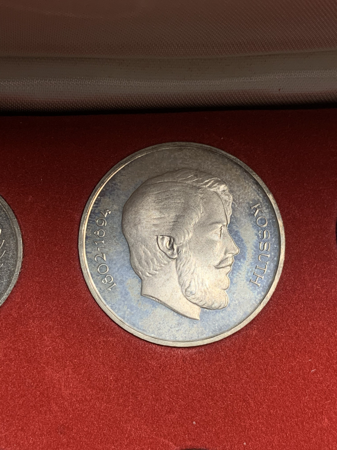 《竞宝斋》第27场-本周日，周一2场连拍（全场顺丰包邮） 匈牙利1967年（特年）精致8枚装套币 三枚银币5.85克 6.12克和克书无记录