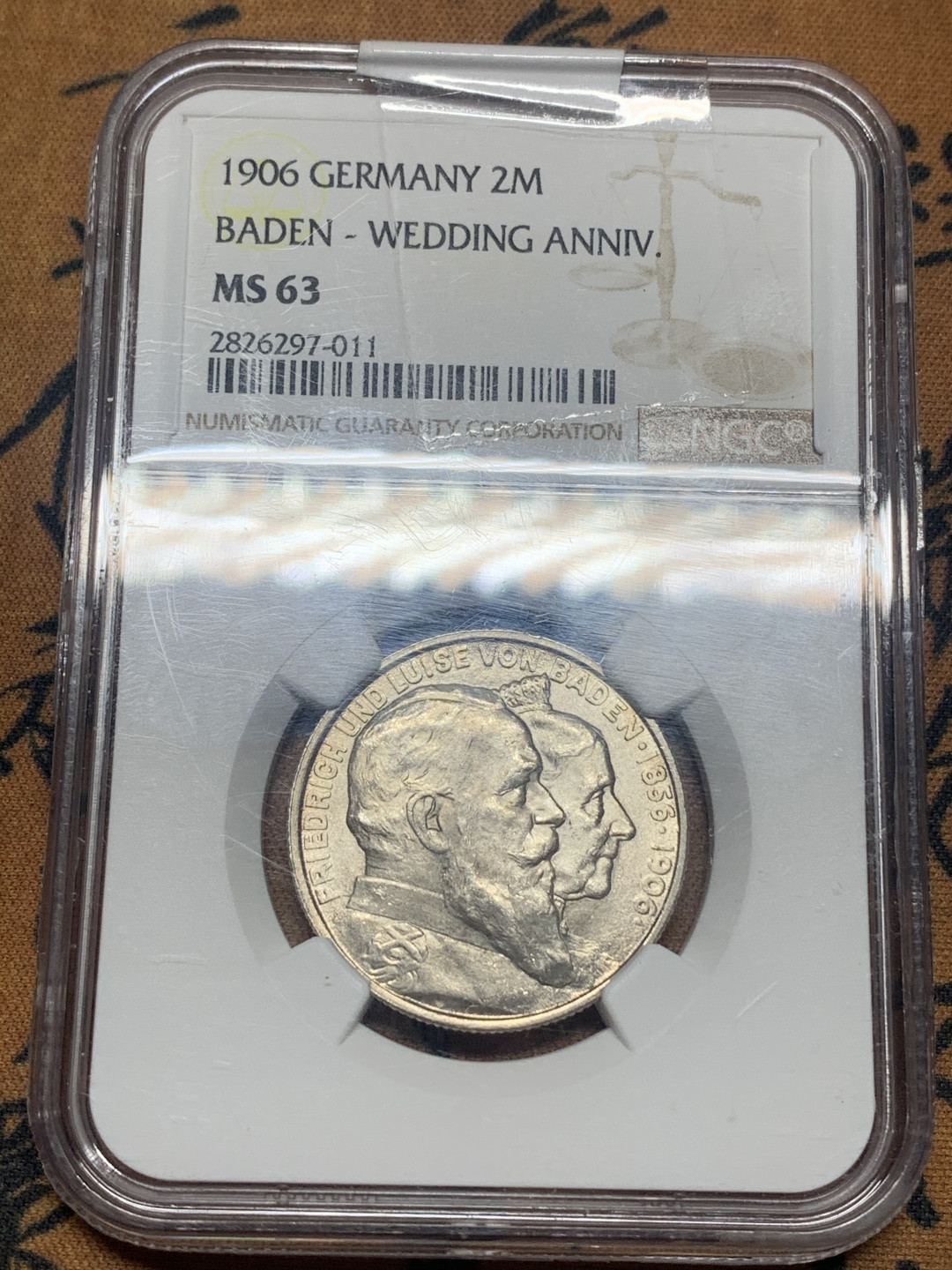 《竞宝斋》第27场-本周日，周一2场连拍（全场顺丰包邮） NGC-MS63 德国巴登 1906年 巴登大公金婚纪念2马克银币 强烈装光 SBP拍卖高价来的，个人感觉有64的潜力
