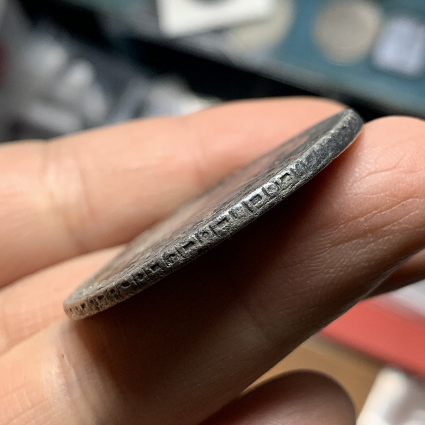 《竞宝斋》第27场-本周日，周一2场连拍（全场顺丰包邮） 西属 墨西哥1794年 卡四 8R 双柱大银币 39.4mm 26.4克  细节见图