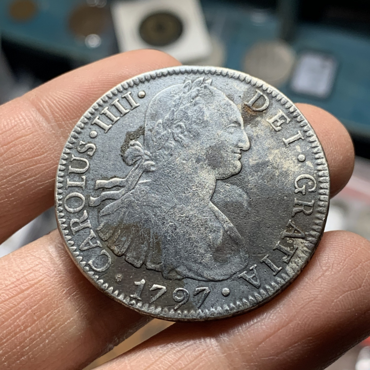 《竞宝斋》第27场-本周日，周一2场连拍（全场顺丰包邮） 西属 墨西哥1797年 卡四 8R 双柱大银币 39.4mm 26.4克 细节见图