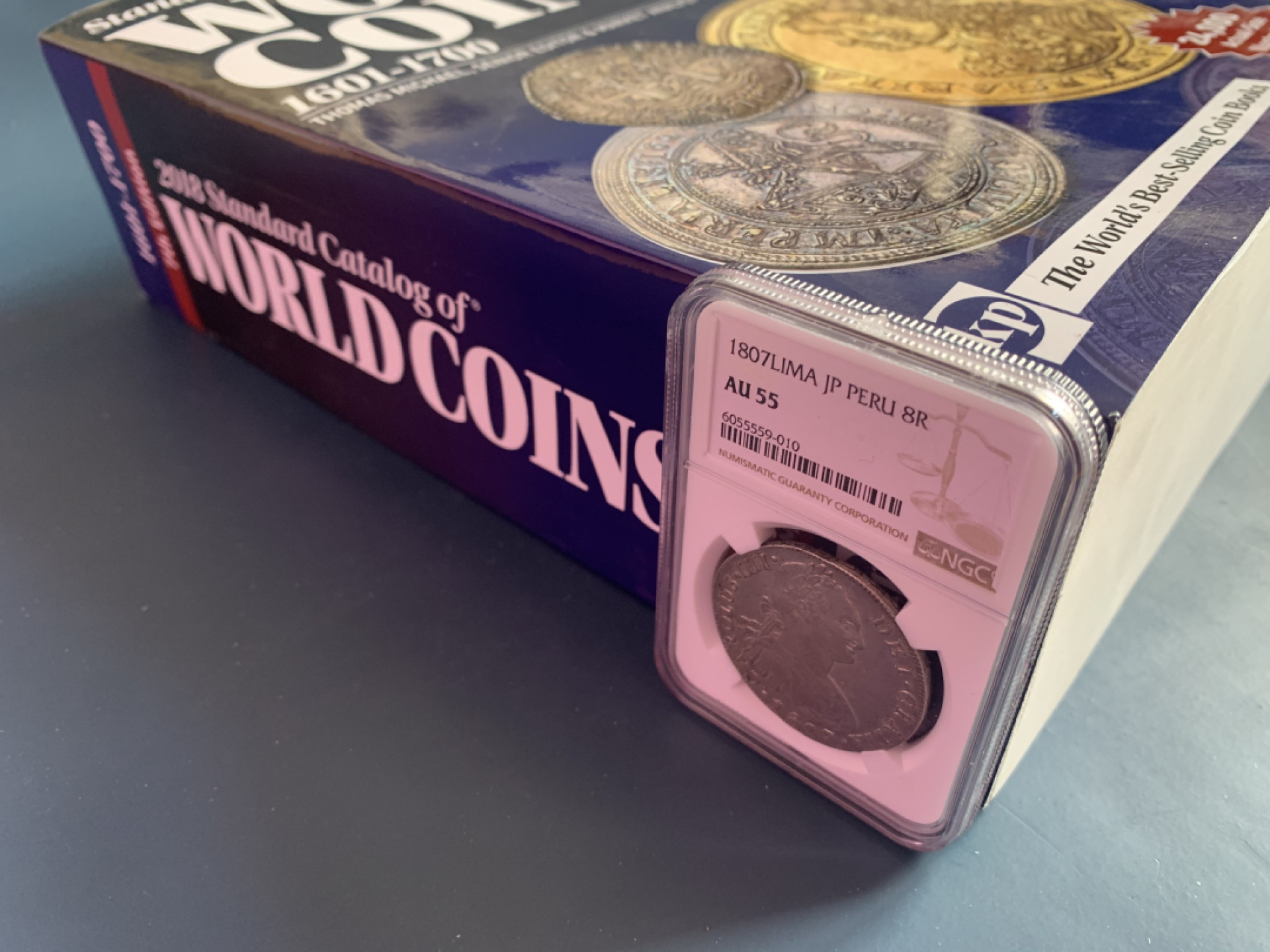 《竞宝斋》第28场-本周日，周一2场连拍（全场顺丰包邮） 难得 克劳斯目录 最新第七版 1601-1700年 涵盖世界24000枚钱币，杂志大小印刷非常清晰，厚达1632页！目录重约3公斤