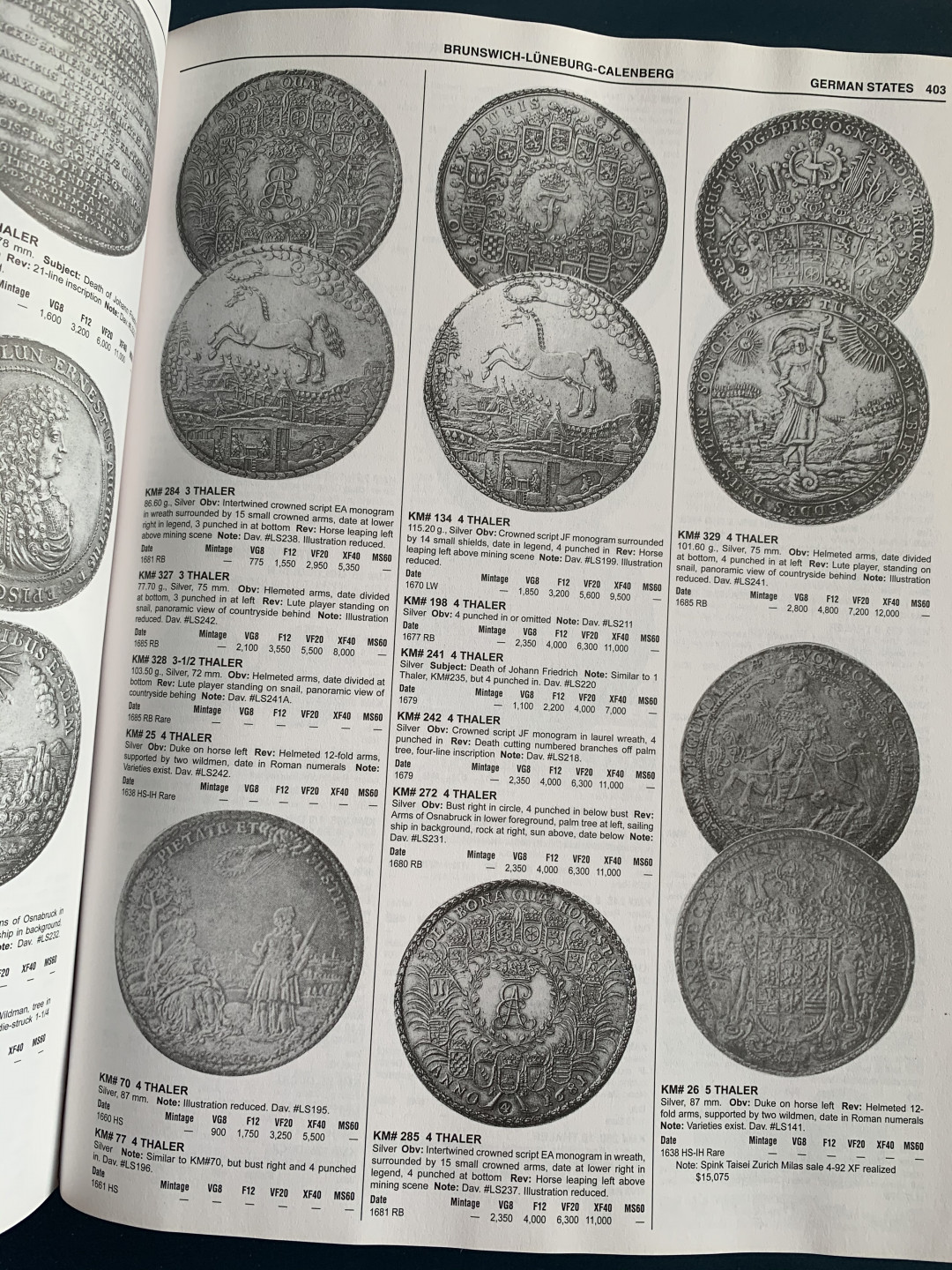 《竞宝斋》第28场-本周日，周一2场连拍（全场顺丰包邮） 难得 克劳斯目录 最新第七版 1601-1700年 涵盖世界24000枚钱币，杂志大小印刷非常清晰，厚达1632页！目录重约3公斤