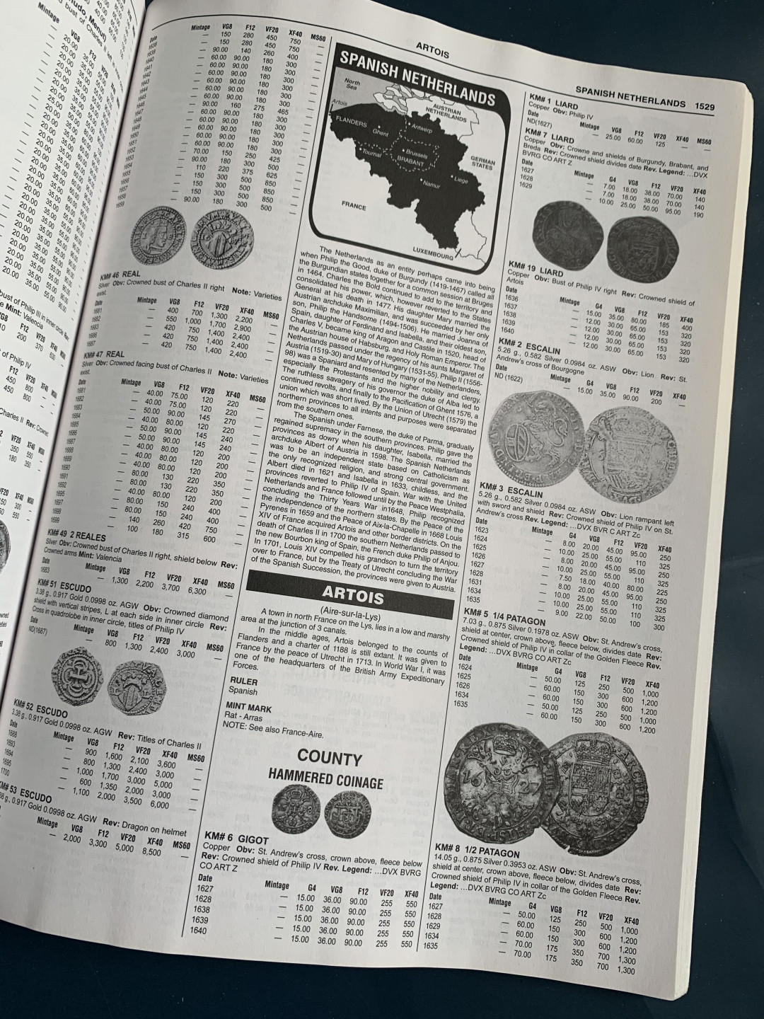 《竞宝斋》第28场-本周日，周一2场连拍（全场顺丰包邮） 难得 克劳斯目录 最新第七版 1601-1700年 涵盖世界24000枚钱币，杂志大小印刷非常清晰，厚达1632页！目录重约3公斤