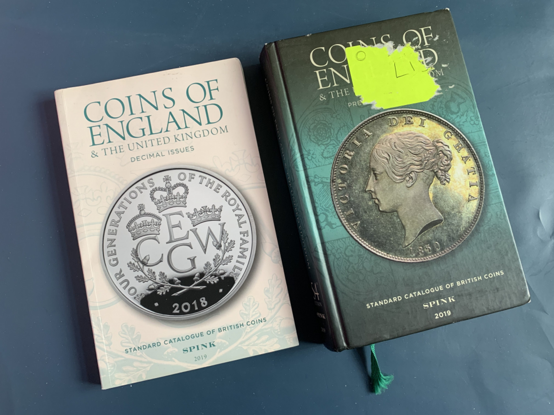 《竞宝斋》第28场-本周日，周一2场连拍（全场顺丰包邮） SPINK 斯宾克英国目录，保存完好，精装本546页（涵盖凯尔特人到二战时期）+平装本259页（英国十进制钱币目录）