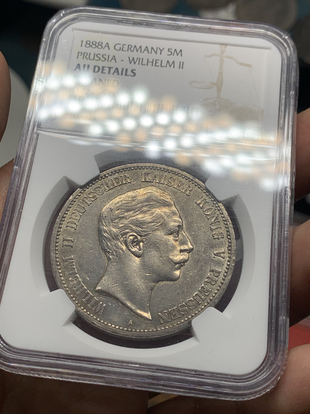 《竞宝斋》第28场-本周日，周一2场连拍（全场顺丰包邮） 德国普鲁士威廉二世短翅5马克1888年AU好品，发行量仅56204枚