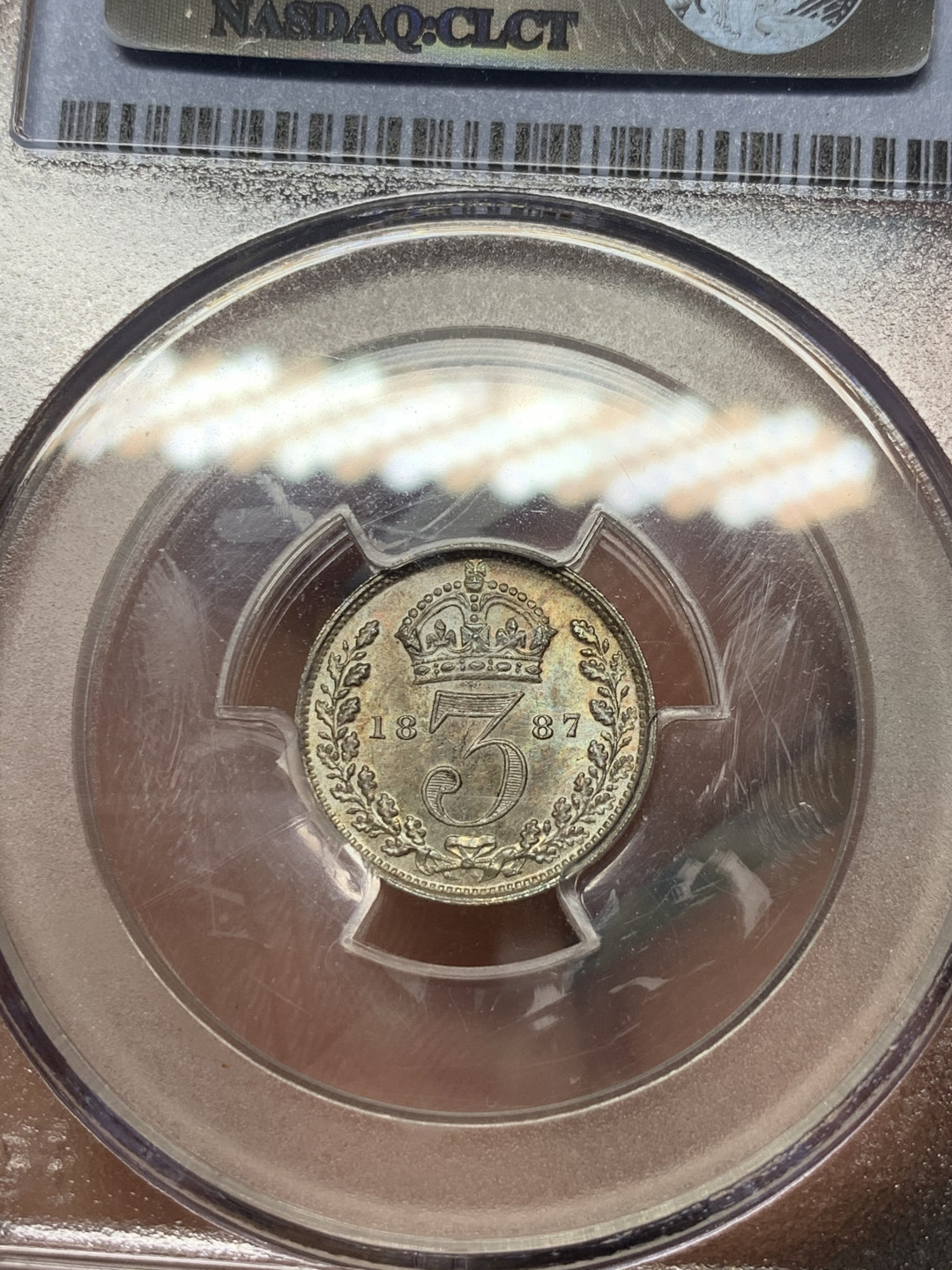 《竞宝斋》第28场-本周日，周一2场连拍（全场顺丰包邮） PCGS MS66 深包浆难得高分 英国 1887年 维多利亚 高冠 3便士 银币 分数在了，描述词穷