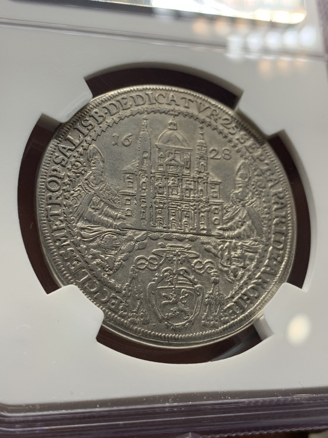 《竞宝斋》第28场-本周日，周一2场连拍（全场顺丰包邮） NGC 评级 神圣罗马帝国 1628年 萨尔茨堡 半泰勒银币 抬轿子的典范 稀少品种