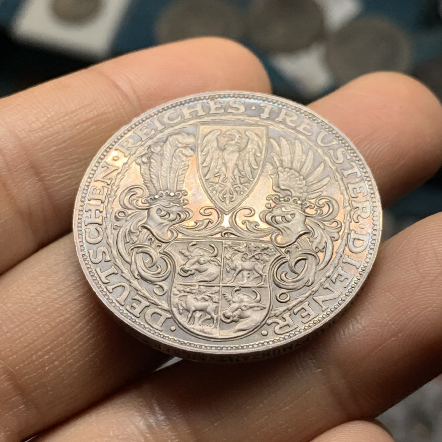 《竞宝斋》第28场-本周日，周一2场连拍（全场顺丰包邮） 德国1927年 兴登堡80大寿 5马克大银币章 欧洲包浆 一流品相