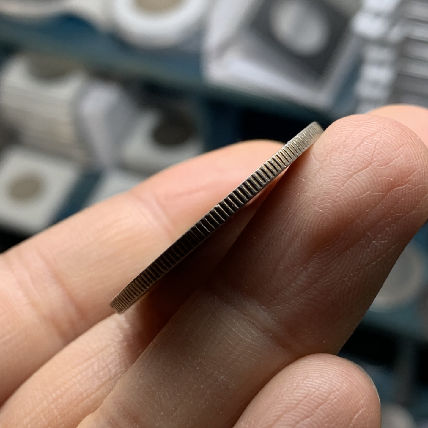 《竞宝斋》第28场-本周日，周一2场连拍（全场顺丰包邮） 少见 难得好品 英国1826年 乔四 半克朗 银币 