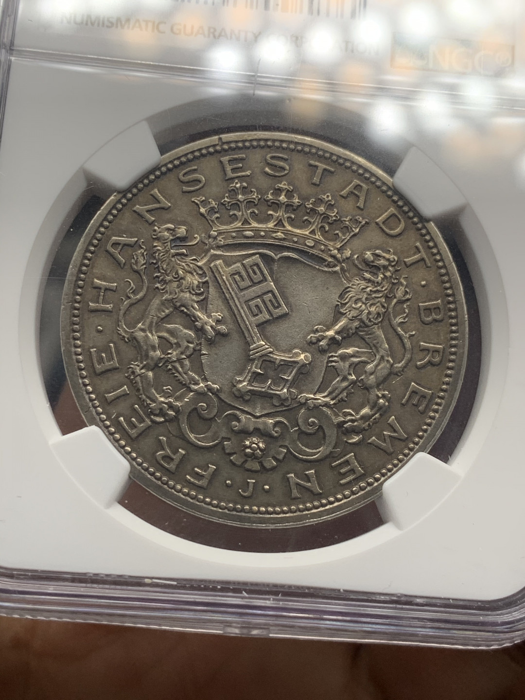 《竞宝斋》第28场-本周日，周一2场连拍（全场顺丰包邮） 1906德国不莱梅5马克银币UNC好品，发财俊黑包浆