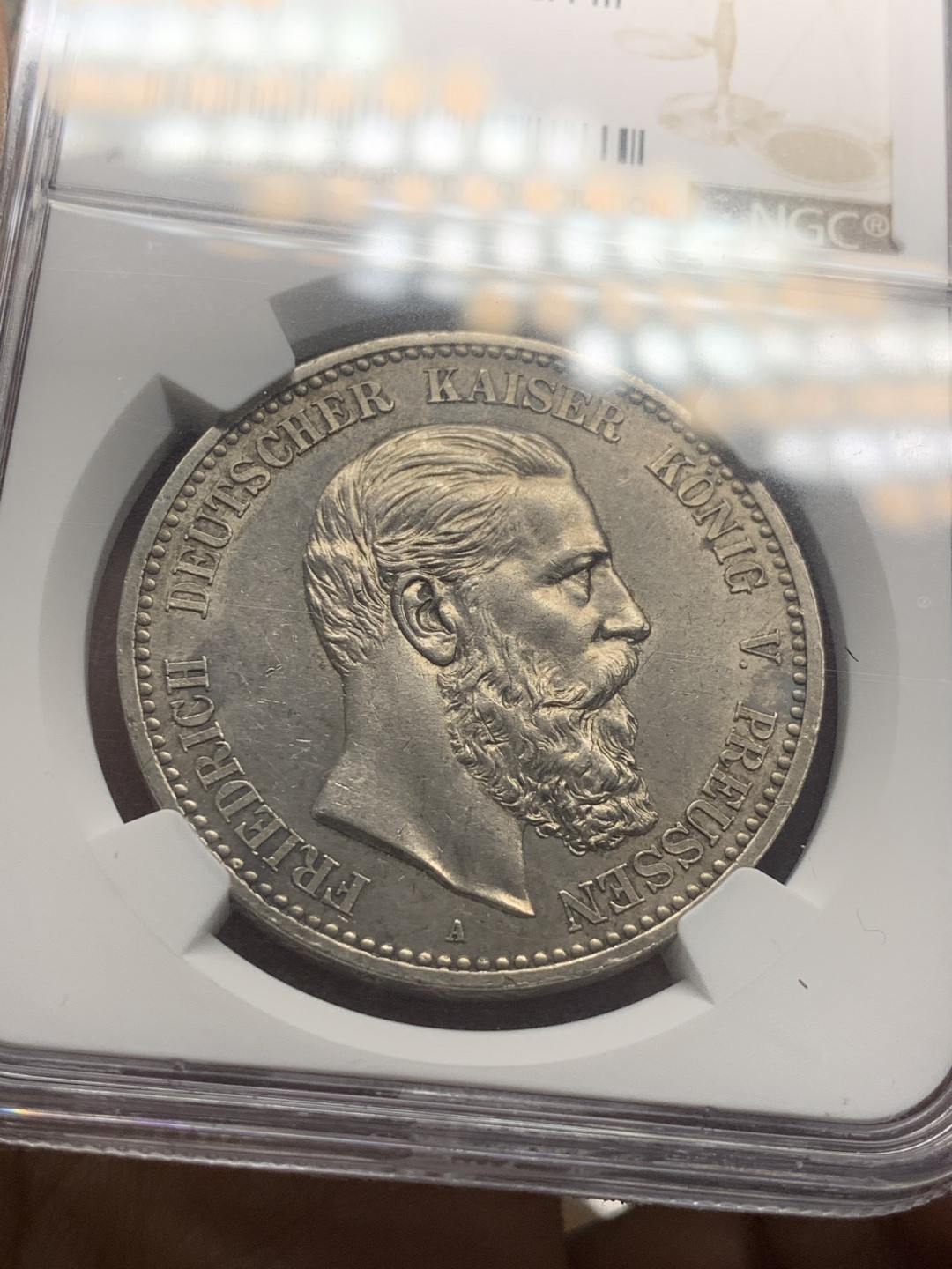 《竞宝斋》第28场-本周日，周一2场连拍（全场顺丰包邮） 德国弗里德里希三皇之年短翅5马克1888年，NGC-MS61