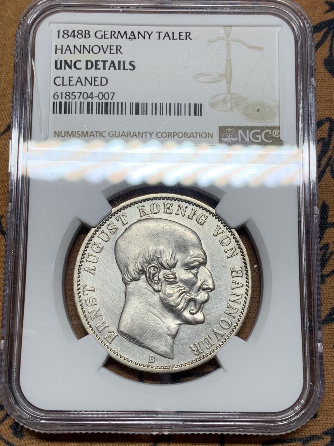 《竞宝斋》第28场-本周日，周一2场连拍（全场顺丰包邮） NGC 评级 少见UNC  德国 汉诺威 1848年 奥古斯特邦徽 泰勒银币 细节高点清晰，可以砸盒养包浆 MS状态