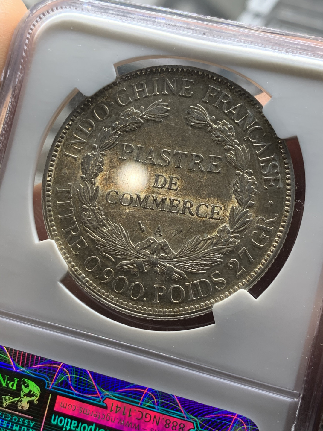 《竞宝斋》第28场-本周日，周一2场连拍（全场顺丰包邮） NGC-AUD92  法属印度支那1907年坐洋银币  全脸高鼻 金彩包浆 状态好