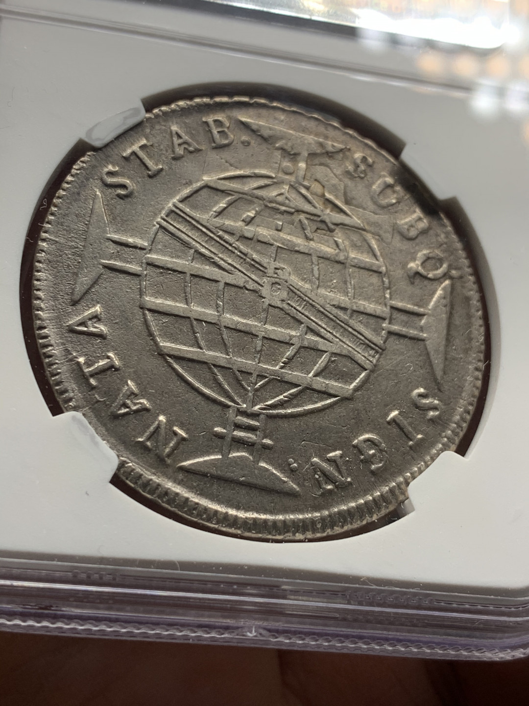 《竞宝斋》第28场-本周日，周一2场连拍（全场顺丰包邮） NGC 评级 原味 巴西 1815年 960R 大银币 状态深打 细节清晰 近年热门