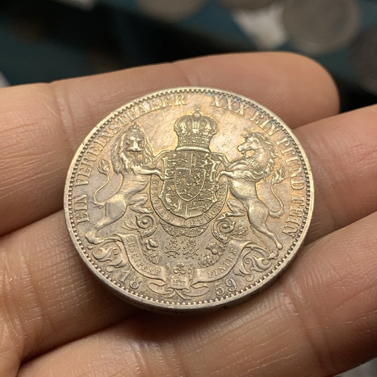 《竞宝斋》第28场-本周日，周一2场连拍（全场顺丰包邮） 裸币 德国汉诺威1泰勒银币，1859年轻彩UNC好品