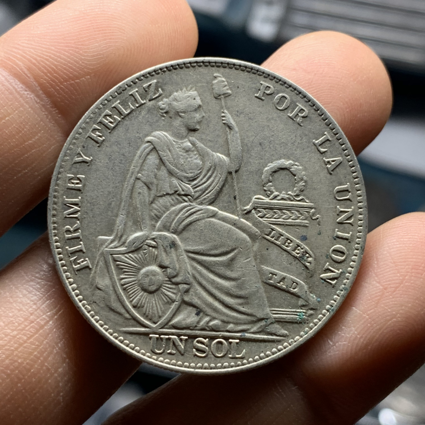 《竞宝斋》第28场-本周日，周一2场连拍（全场顺丰包邮） 秘鲁 1934年 坐人 1索尔 大银币 好品带光