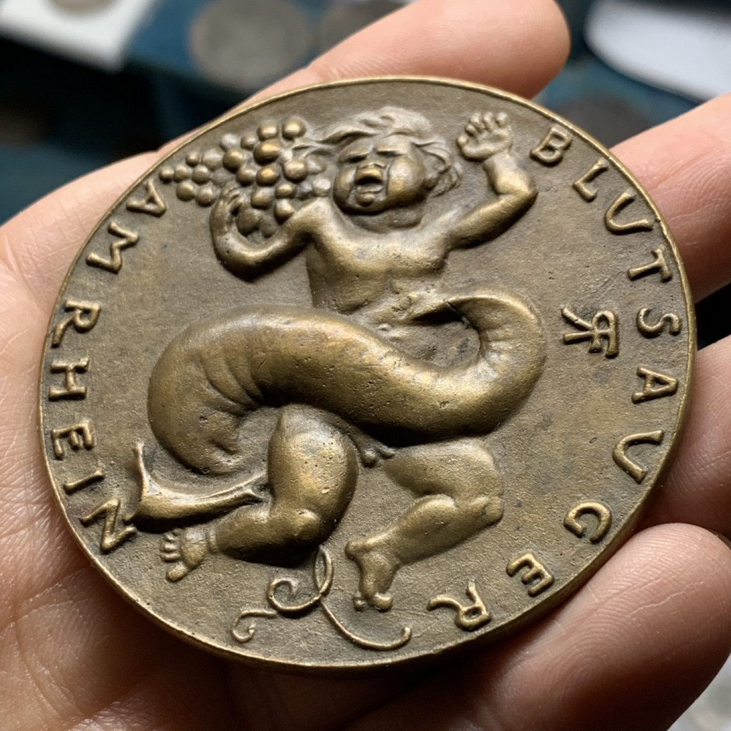 《竞宝斋》第28场-本周日，周一2场连拍（全场顺丰包邮） 裸章 德国1923年原铸，卡尔歌茨设计大铜章，讽刺直径62mm，重量60g