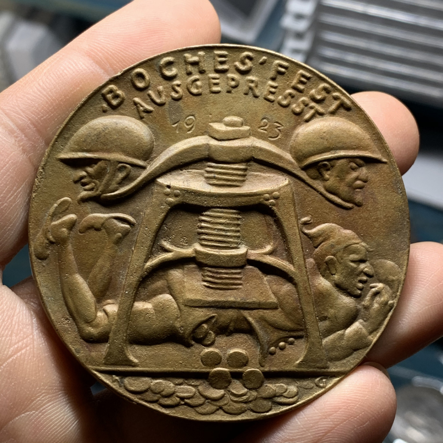 《竞宝斋》第28场-本周日，周一2场连拍（全场顺丰包邮） 裸章 德国1923年原铸，卡尔歌茨设计大铜章，讽刺直径62mm，重量60g