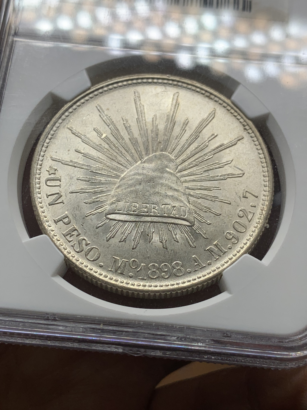 《竞宝斋》第28场-本周日，周一2场连拍（全场顺丰包邮） NGC-MS64 难得状态 1898年 墨西哥 直边鹰洋银元 后铸版