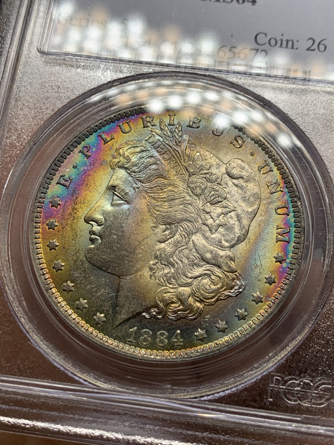 《竞宝斋》第28场-本周日，周一2场连拍（全场顺丰包邮） PCGS-MS64 1884年美国摩根银元 老白盒彩虹包浆 实物绝美
