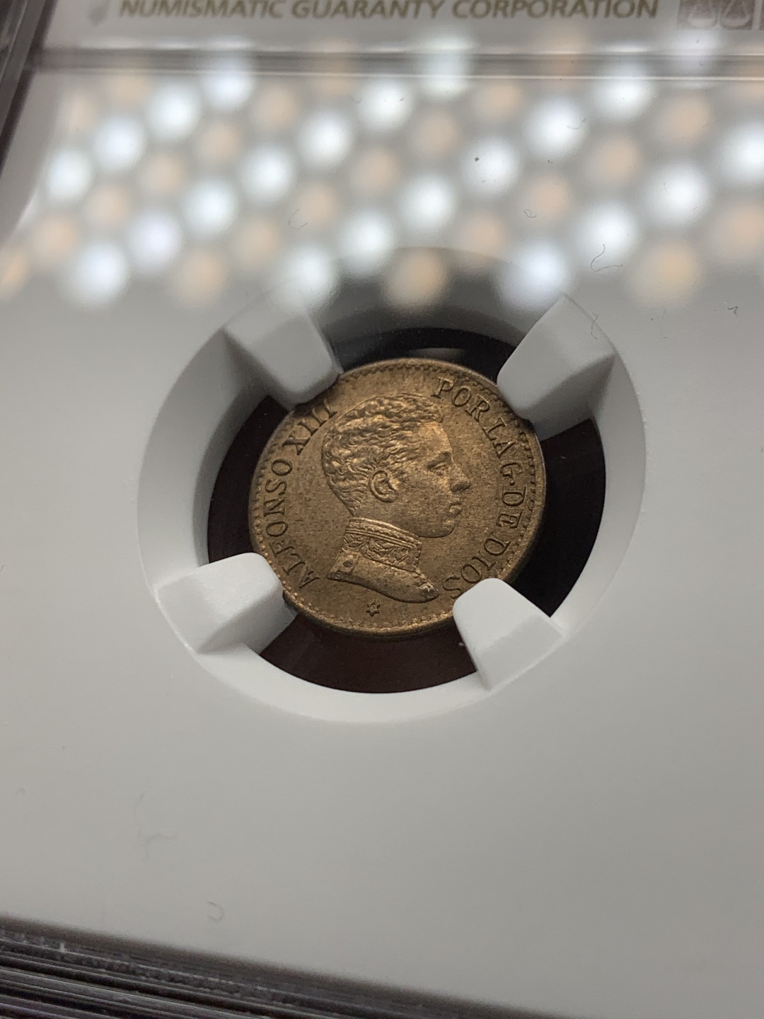 《竞宝斋》第28场-本周日，周一2场连拍（全场顺丰包邮） NGC MS64 西班牙 1906年 1分 铜币 历经100多年 保留出厂状态 铜币保存不易