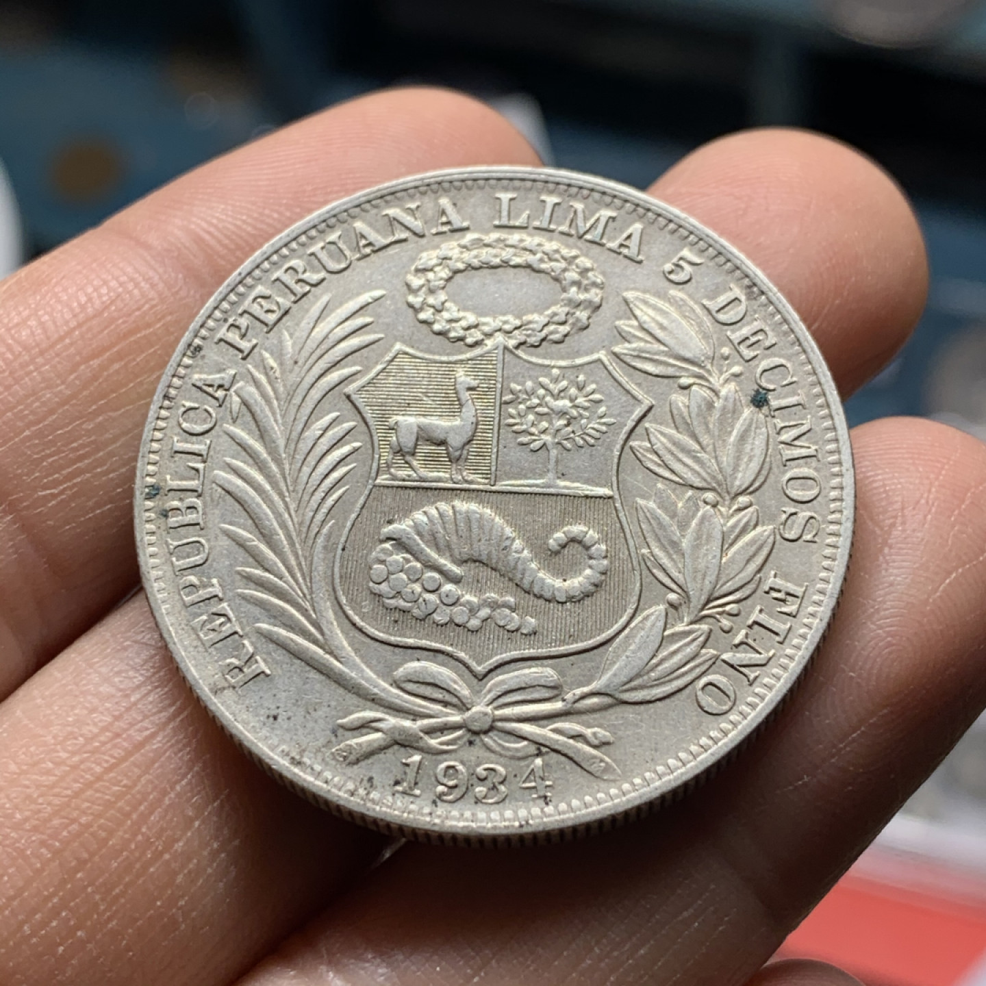 《竞宝斋》第28场-本周日，周一2场连拍（全场顺丰包邮） 秘鲁 1934年 坐人 1索尔 大银币 好品带光