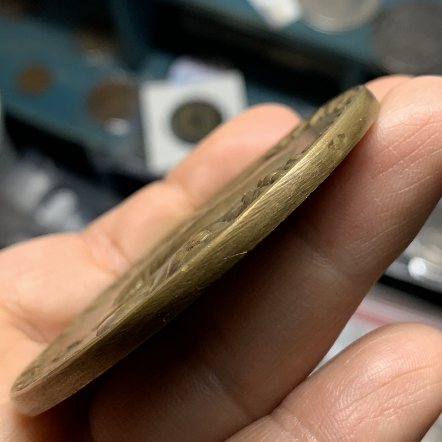 《竞宝斋》第28场-本周日，周一2场连拍（全场顺丰包邮） 裸章 德国1923年原铸，卡尔歌茨设计大铜章，讽刺直径62mm，重量60g