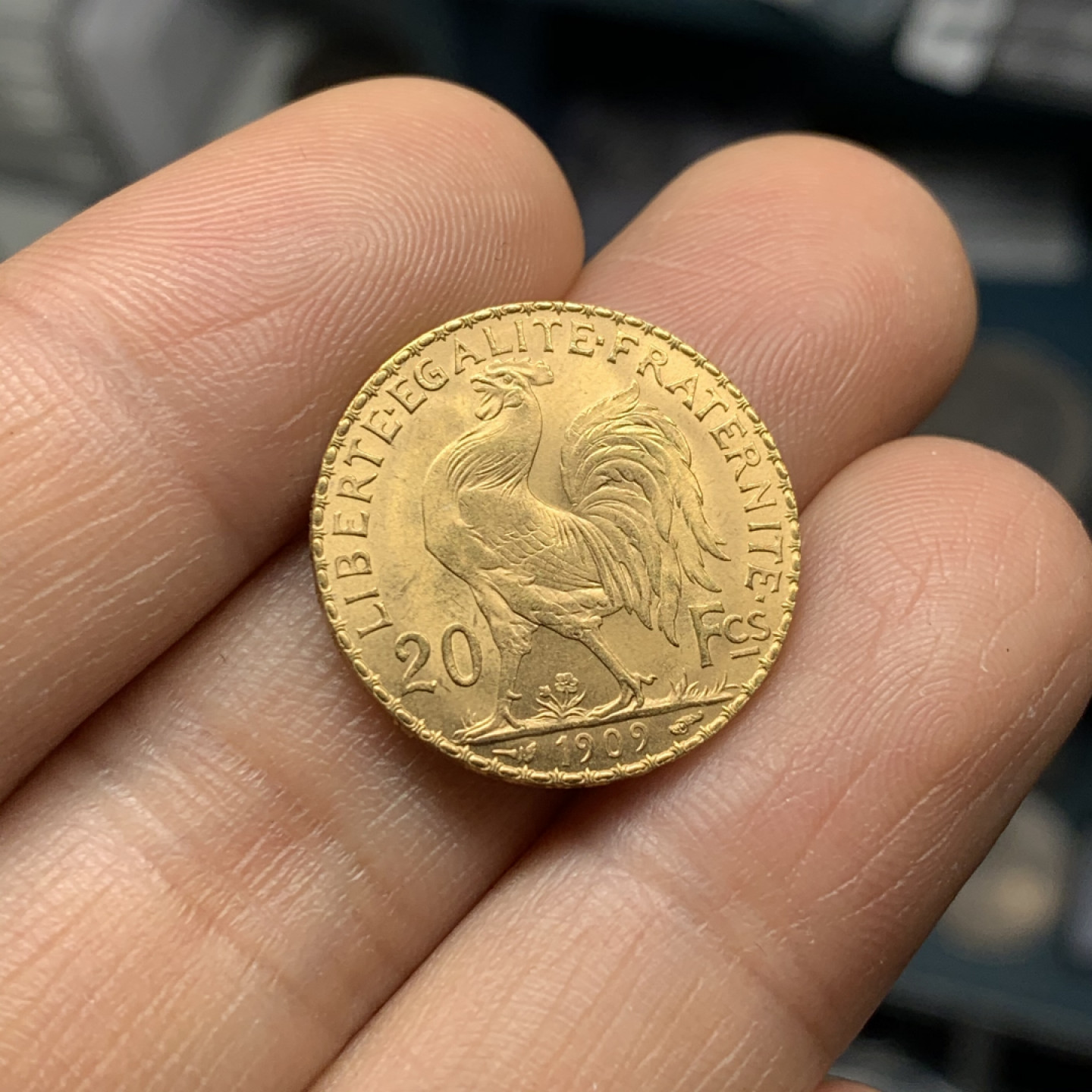 《竞宝斋》第28场-本周日，周一2场连拍（全场顺丰包邮） 法国 1909年 高卢雄鸡 20法郎 金币顶级品相