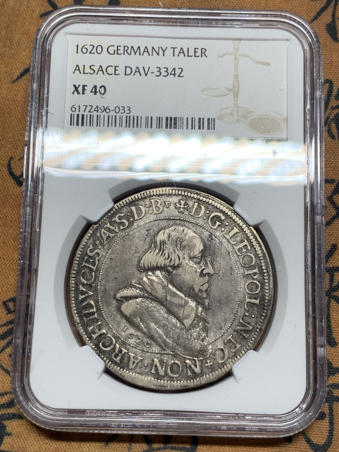 《竞宝斋》第28场-本周日，周一2场连拍（全场顺丰包邮） NGC XF40 历经400年的原味包浆 1620年奥地利蒂罗尔大公 利奥波德 1泰勒 大银币 给分实在难得