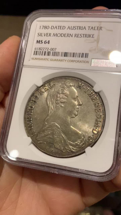 《竞宝斋》第28场-本周日，周一2场连拍（全场顺丰包邮） NGC MS64 难得给分的 奥地利 五彩 大奶妈 泰勒银币 自从国评出镀银之后  N基本不给入盒了 值得收藏