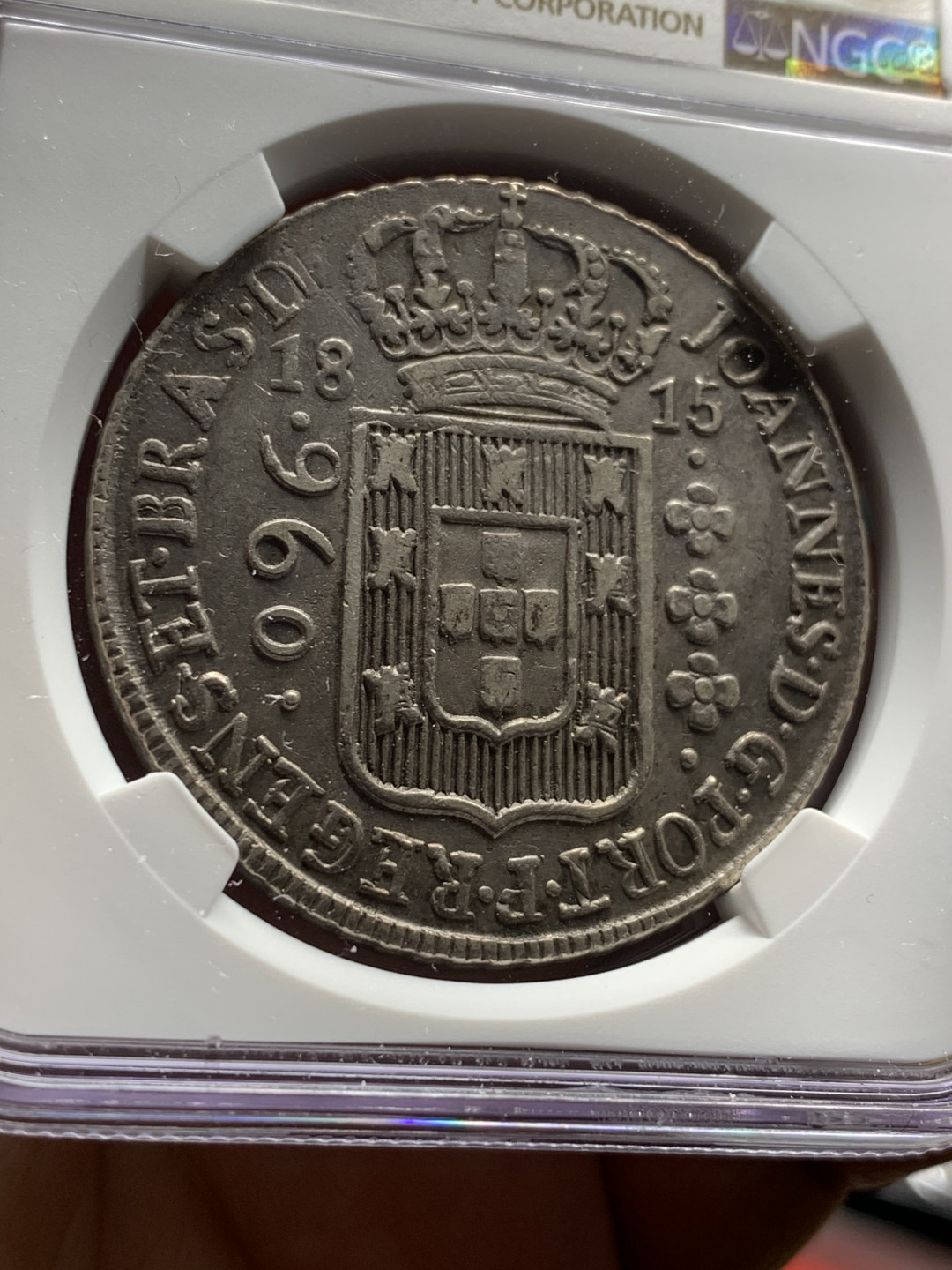 《竞宝斋》第28场-本周日，周一2场连拍（全场顺丰包邮） NGC 评级 原味 巴西 1815年 960R 大银币 状态深打 细节清晰 近年热门