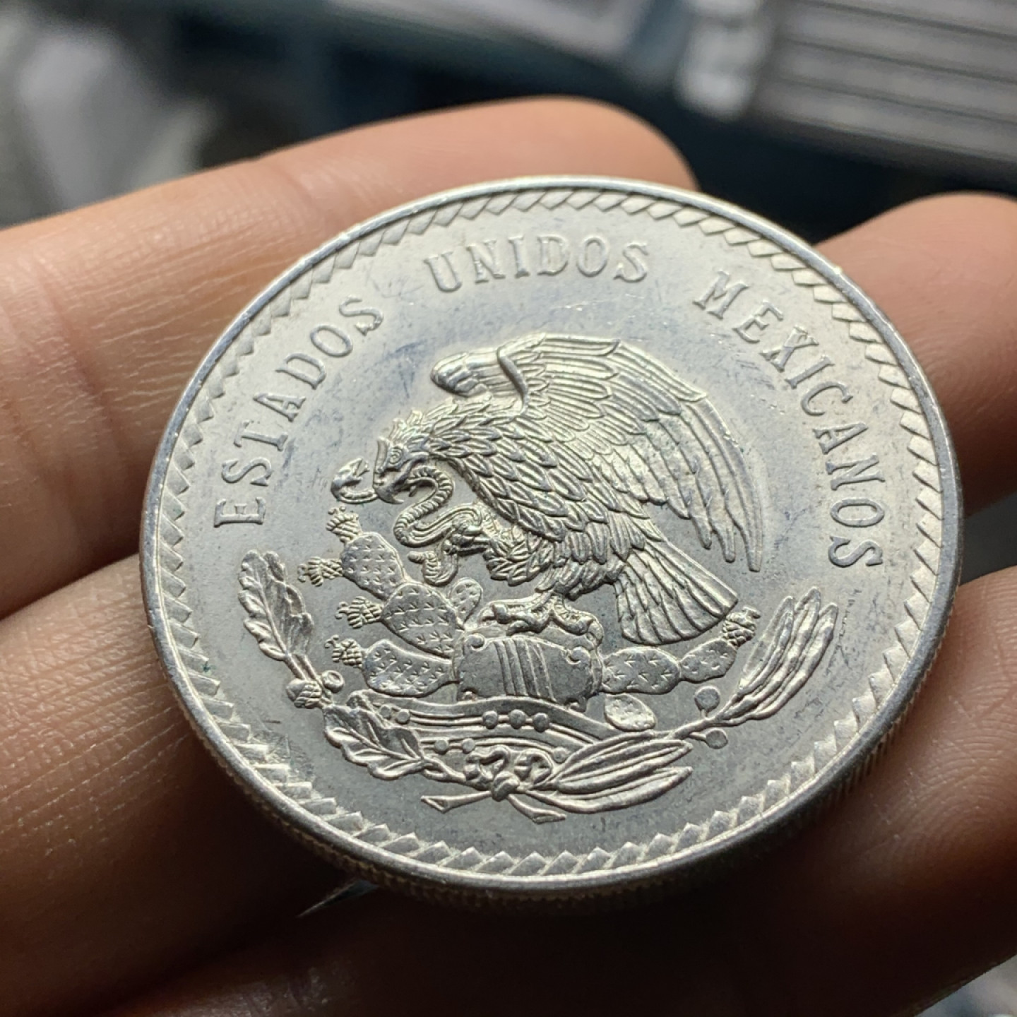 《竞宝斋》第28场-本周日，周一2场连拍（全场顺丰包邮） 墨西哥 1948年 印第安人头像 5比索 原光大银币 30克 90%银