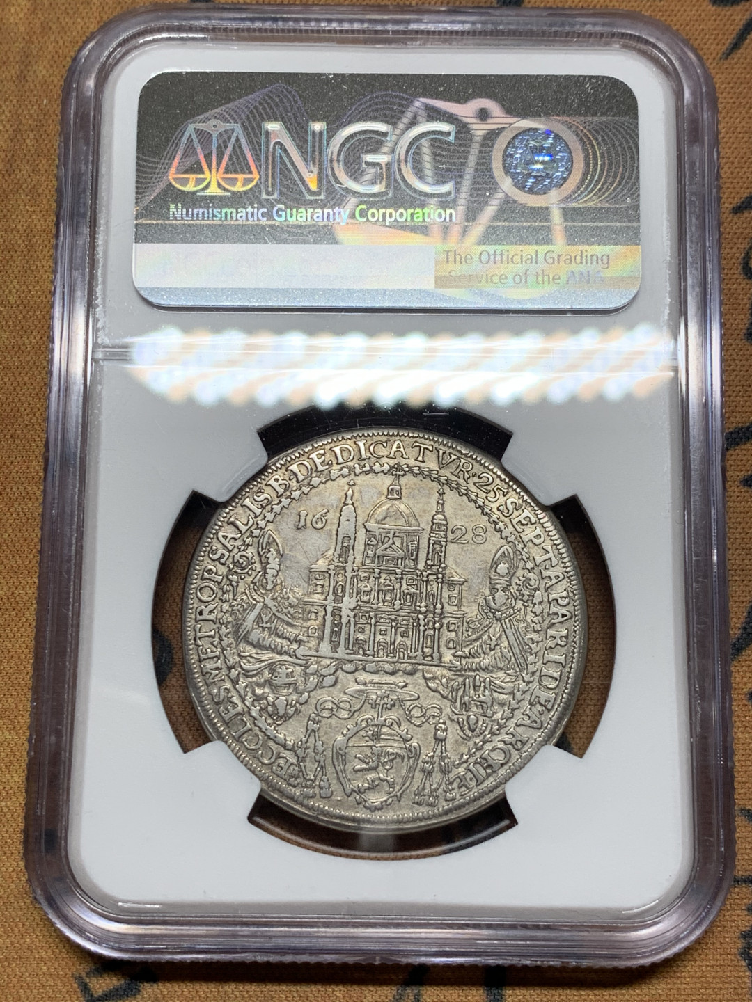《竞宝斋》第28场-本周日，周一2场连拍（全场顺丰包邮） NGC 评级 神圣罗马帝国 1628年 萨尔茨堡 半泰勒银币 抬轿子的典范 稀少品种