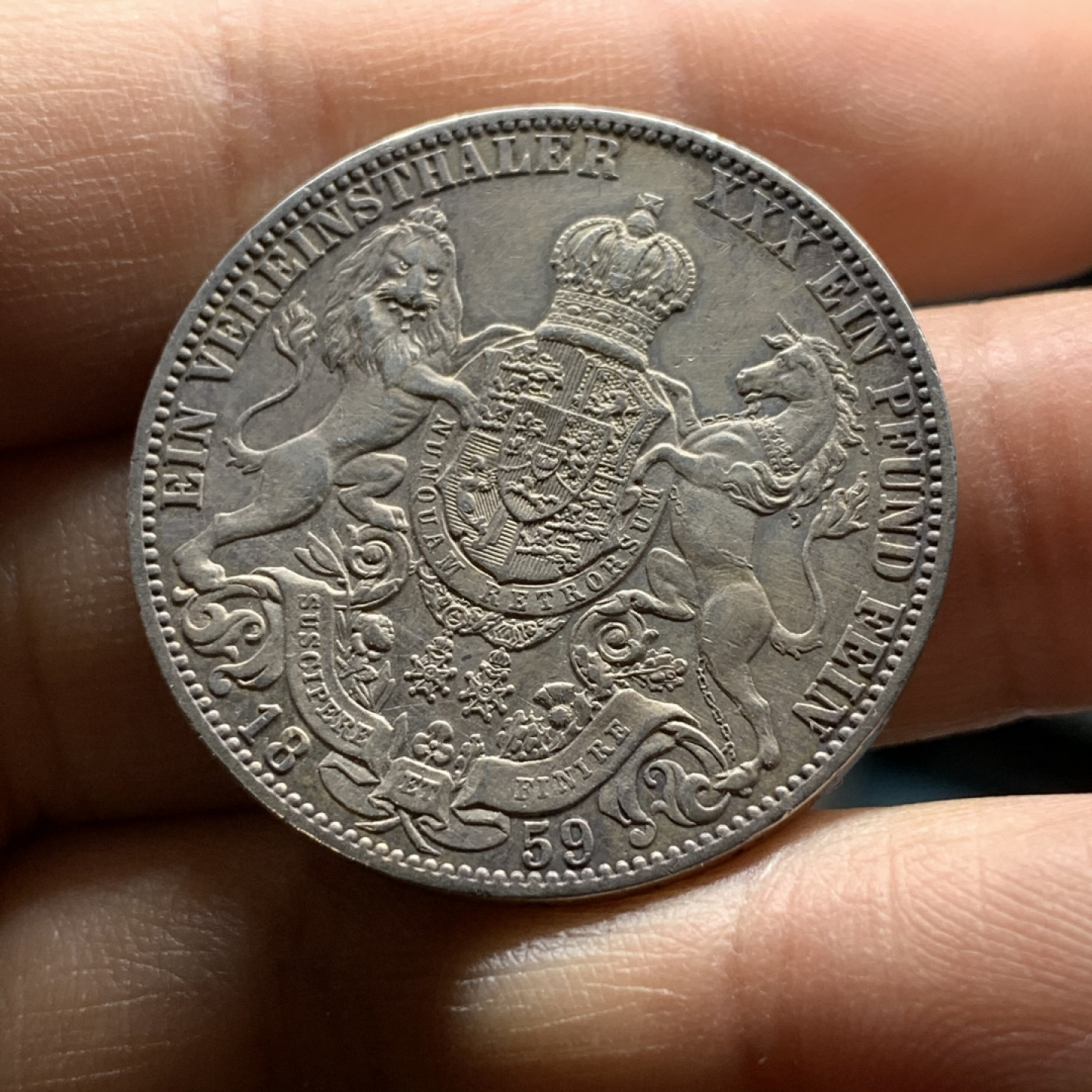 《竞宝斋》第28场-本周日，周一2场连拍（全场顺丰包邮） 裸币 德国汉诺威1泰勒银币，1859年轻彩UNC好品