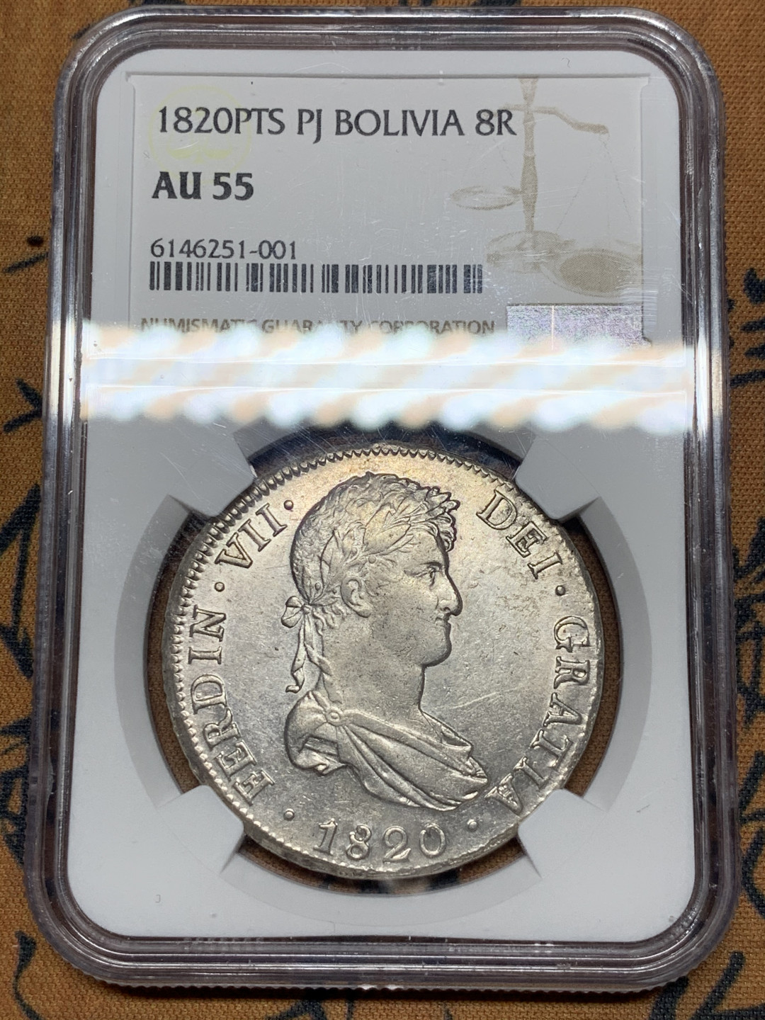 《竞宝斋》第28场-本周日，周一2场连拍（全场顺丰包邮） NGC-AU55 1820 西属玻利维亚  费迪南七世  稀少厂  8里亚尔  光度很好 状态一流